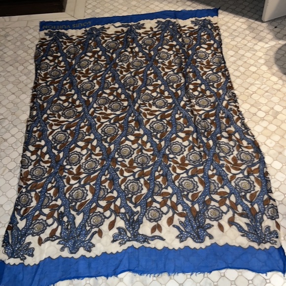Louis Vuitton Silk Cashmere Cobalt Blue Sarong - Picture 5 of 14